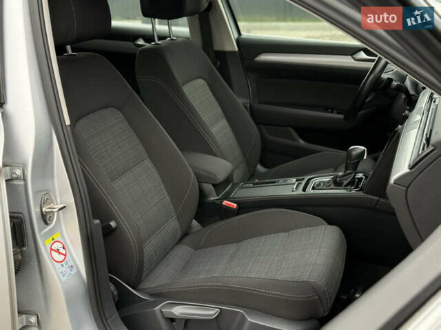 Сірий Фольксваген Пассат, об'ємом двигуна 2 л та пробігом 191 тис. км за 19777 $, фото 86 на Automoto.ua