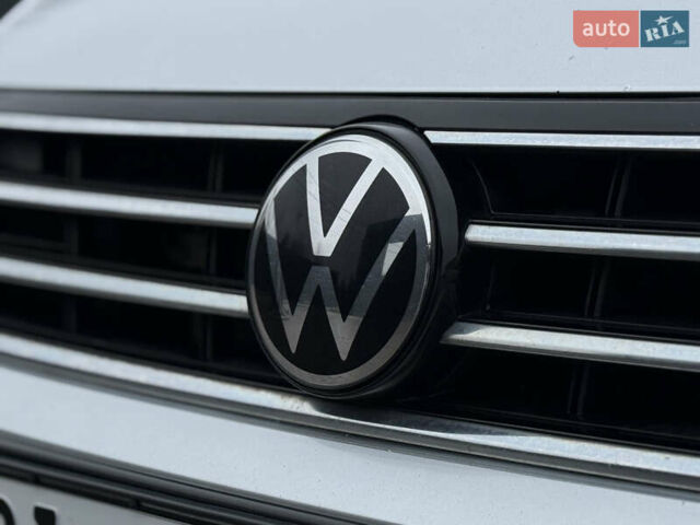 Сірий Фольксваген Пассат, об'ємом двигуна 2 л та пробігом 191 тис. км за 19777 $, фото 17 на Automoto.ua