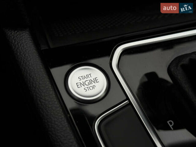 Сірий Фольксваген Пассат, об'ємом двигуна 2 л та пробігом 191 тис. км за 19777 $, фото 121 на Automoto.ua