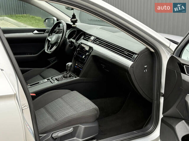 Сірий Фольксваген Пассат, об'ємом двигуна 2 л та пробігом 191 тис. км за 19777 $, фото 83 на Automoto.ua