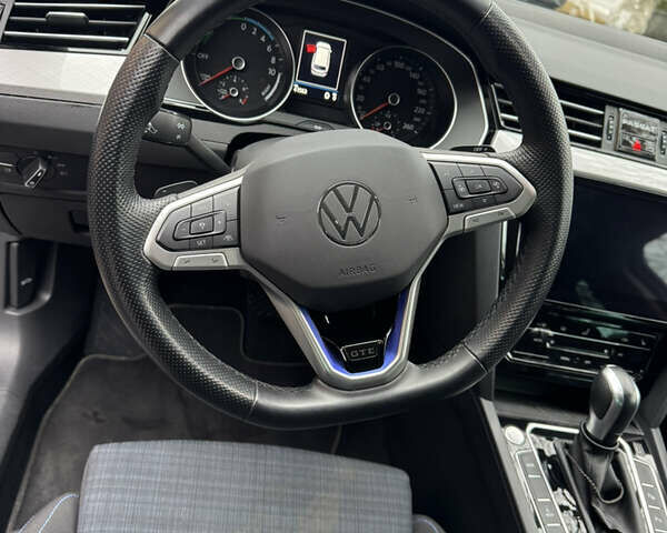 Серый Фольксваген Пассат, объемом двигателя 1.4 л и пробегом 52 тыс. км за 25000 $, фото 8 на Automoto.ua