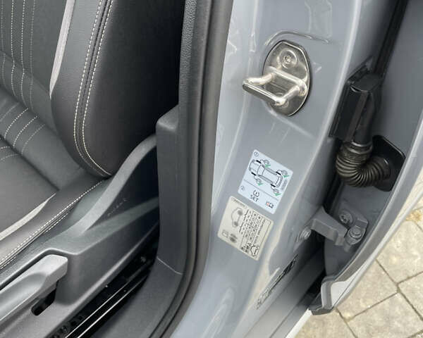 Серый Фольксваген Пассат, объемом двигателя 1.97 л и пробегом 214 тыс. км за 28500 $, фото 29 на Automoto.ua