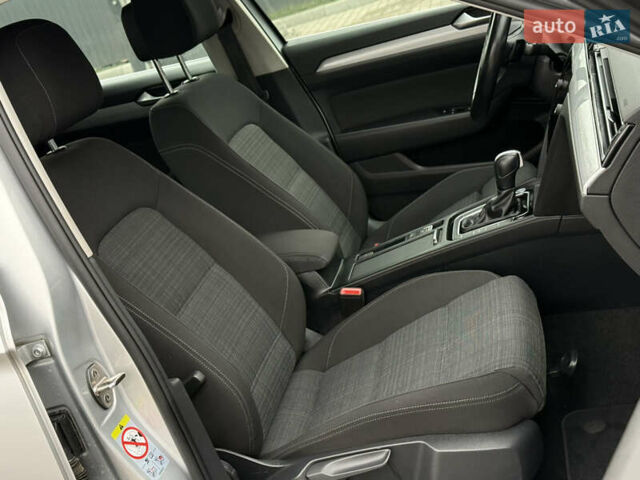 Сірий Фольксваген Пассат, об'ємом двигуна 2 л та пробігом 191 тис. км за 19777 $, фото 85 на Automoto.ua