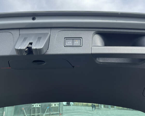 Серый Фольксваген Пассат, объемом двигателя 1.97 л и пробегом 214 тыс. км за 28500 $, фото 16 на Automoto.ua