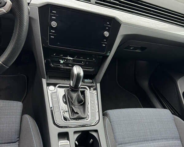 Серый Фольксваген Пассат, объемом двигателя 1.4 л и пробегом 52 тыс. км за 25000 $, фото 10 на Automoto.ua