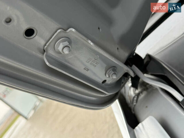 Сірий Фольксваген Пассат, об'ємом двигуна 2 л та пробігом 191 тис. км за 19777 $, фото 137 на Automoto.ua