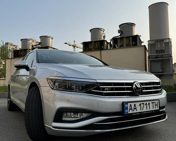 Серый Фольксваген Пассат, объемом двигателя 1.97 л и пробегом 31 тыс. км за 33399 $, фото 4 на Automoto.ua