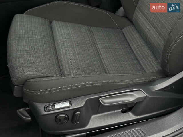 Сірий Фольксваген Пассат, об'ємом двигуна 2 л та пробігом 191 тис. км за 19777 $, фото 65 на Automoto.ua