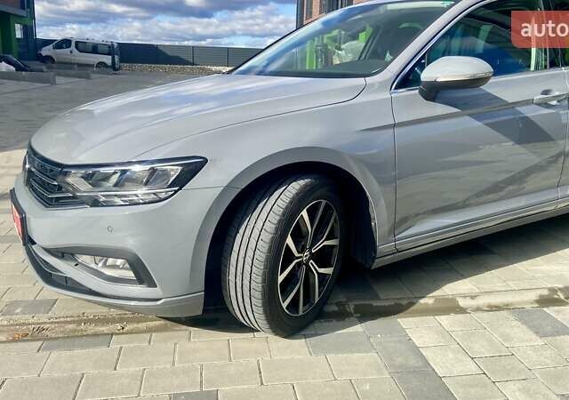 Серый Фольксваген Пассат, объемом двигателя 1.97 л и пробегом 182 тыс. км за 25999 $, фото 3 на Automoto.ua