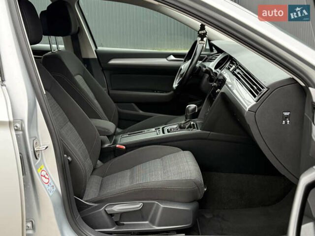 Сірий Фольксваген Пассат, об'ємом двигуна 2 л та пробігом 191 тис. км за 19777 $, фото 84 на Automoto.ua