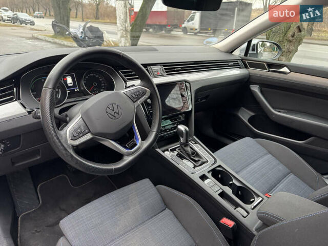 Серый Фольксваген Пассат, объемом двигателя 1.4 л и пробегом 52 тыс. км за 25000 $, фото 11 на Automoto.ua