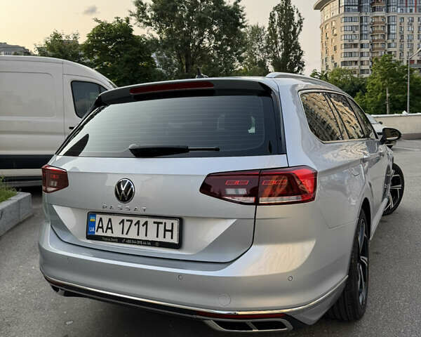 Серый Фольксваген Пассат, объемом двигателя 1.97 л и пробегом 30 тыс. км за 33499 $, фото 6 на Automoto.ua