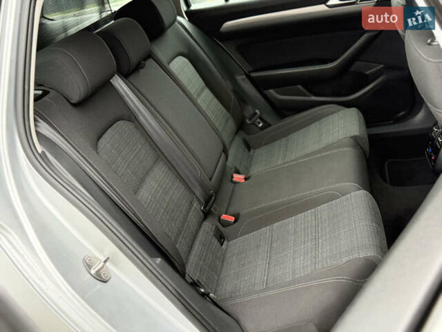 Сірий Фольксваген Пассат, об'ємом двигуна 2 л та пробігом 191 тис. км за 19777 $, фото 82 на Automoto.ua