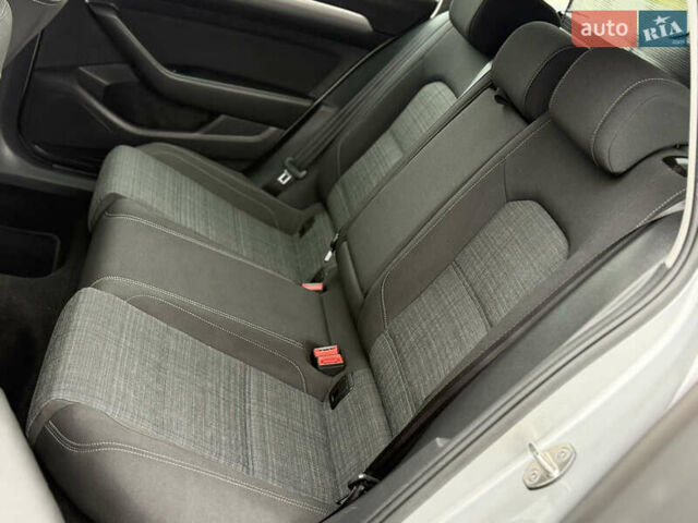 Сірий Фольксваген Пассат, об'ємом двигуна 2 л та пробігом 191 тис. км за 19777 $, фото 75 на Automoto.ua