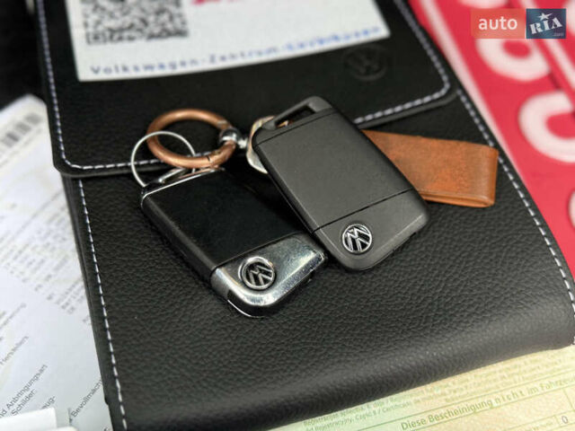 Сірий Фольксваген Пассат, об'ємом двигуна 2 л та пробігом 191 тис. км за 19777 $, фото 131 на Automoto.ua