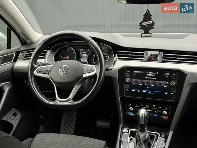 Сірий Фольксваген Пассат, об'ємом двигуна 2 л та пробігом 191 тис. км за 19777 $, фото 92 на Automoto.ua