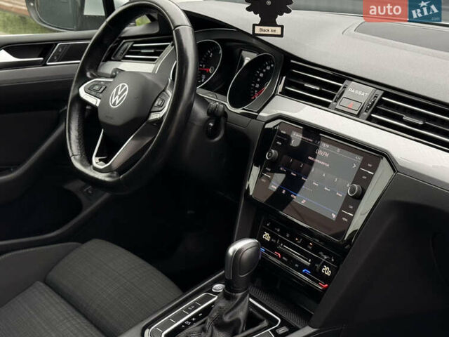 Сірий Фольксваген Пассат, об'ємом двигуна 2 л та пробігом 191 тис. км за 19777 $, фото 88 на Automoto.ua