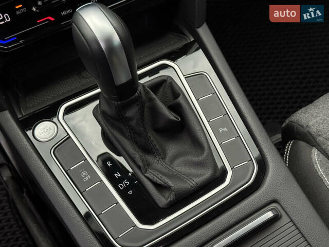 Серый Фольксваген Пассат, объемом двигателя 1.97 л и пробегом 30 тыс. км за 32999 $, фото 23 на Automoto.ua