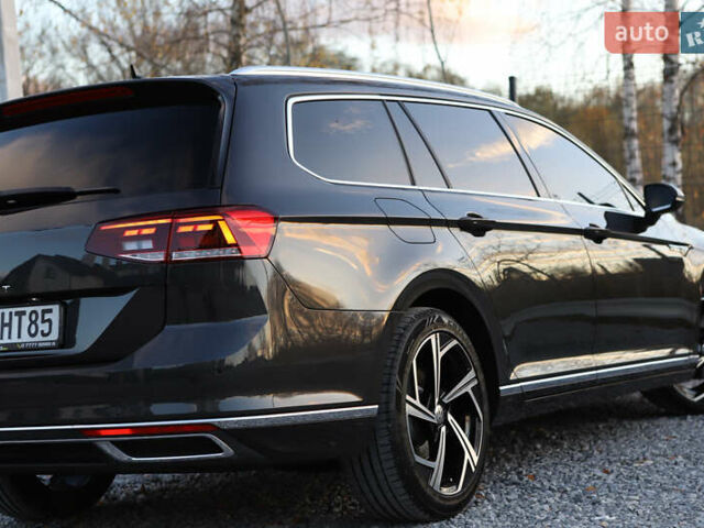 Серый Фольксваген Пассат, объемом двигателя 1.97 л и пробегом 65 тыс. км за 31900 $, фото 28 на Automoto.ua