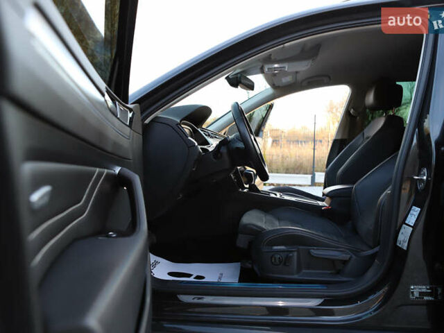 Серый Фольксваген Пассат, объемом двигателя 1.97 л и пробегом 65 тыс. км за 31900 $, фото 56 на Automoto.ua