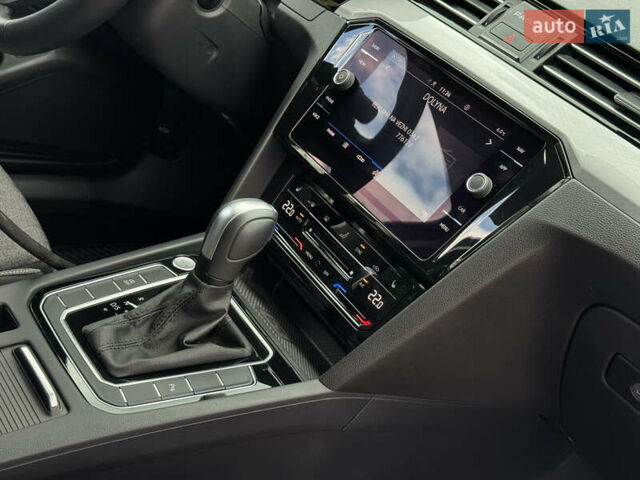 Серый Фольксваген Пассат, объемом двигателя 1.97 л и пробегом 30 тыс. км за 32999 $, фото 20 на Automoto.ua