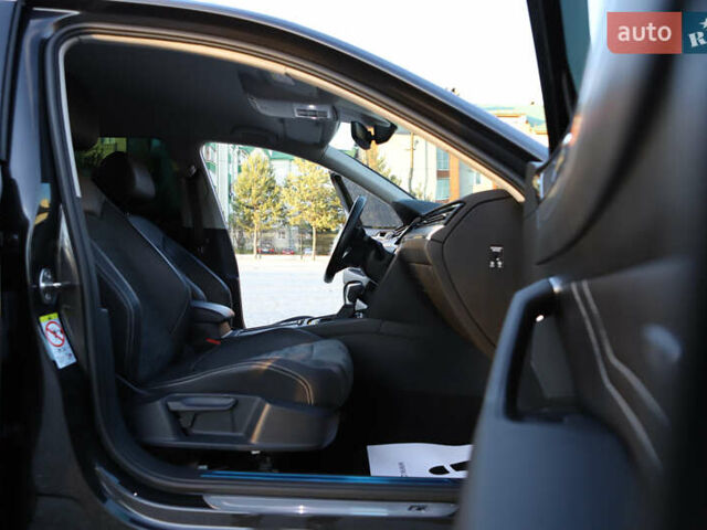 Серый Фольксваген Пассат, объемом двигателя 1.97 л и пробегом 65 тыс. км за 31900 $, фото 94 на Automoto.ua