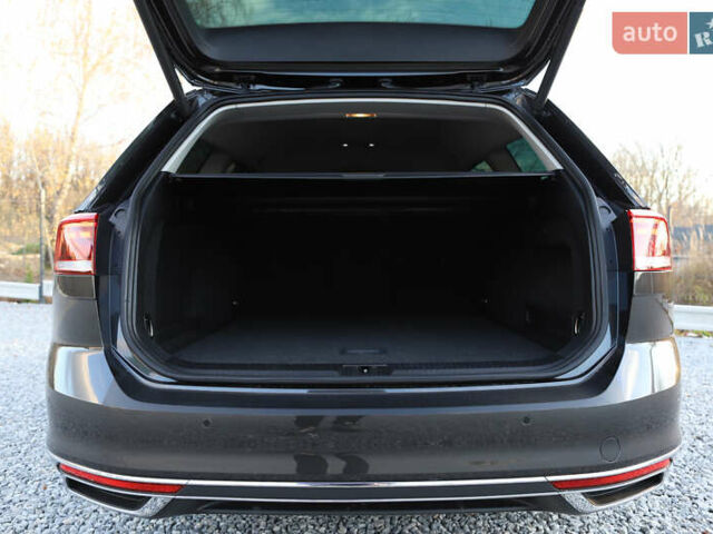 Серый Фольксваген Пассат, объемом двигателя 1.97 л и пробегом 65 тыс. км за 31900 $, фото 50 на Automoto.ua