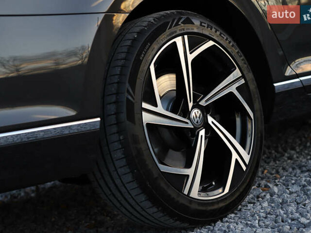 Серый Фольксваген Пассат, объемом двигателя 1.97 л и пробегом 65 тыс. км за 31900 $, фото 32 на Automoto.ua