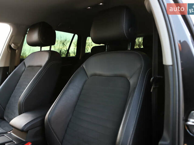 Серый Фольксваген Пассат, объемом двигателя 1.97 л и пробегом 65 тыс. км за 31900 $, фото 105 на Automoto.ua