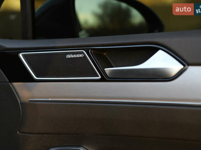 Серый Фольксваген Пассат, объемом двигателя 1.97 л и пробегом 65 тыс. км за 31900 $, фото 91 на Automoto.ua