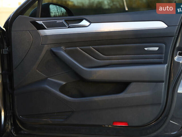 Серый Фольксваген Пассат, объемом двигателя 1.97 л и пробегом 65 тыс. км за 31900 $, фото 61 на Automoto.ua