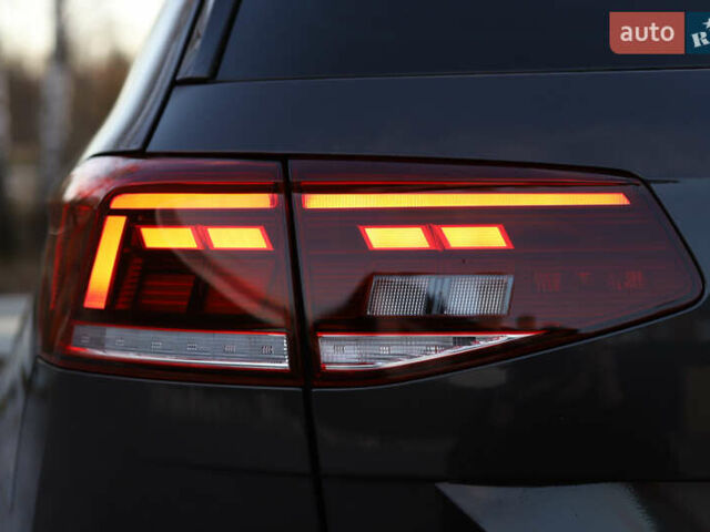 Серый Фольксваген Пассат, объемом двигателя 1.97 л и пробегом 65 тыс. км за 31900 $, фото 23 на Automoto.ua