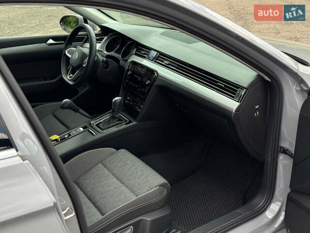 Серый Фольксваген Пассат, объемом двигателя 1.97 л и пробегом 30 тыс. км за 32999 $, фото 17 на Automoto.ua