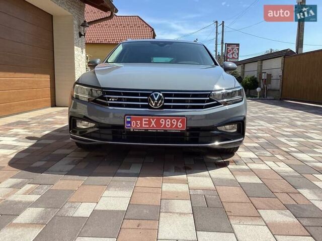 Серый Фольксваген Пассат, объемом двигателя 2 л и пробегом 21 тыс. км за 36500 $, фото 1 на Automoto.ua