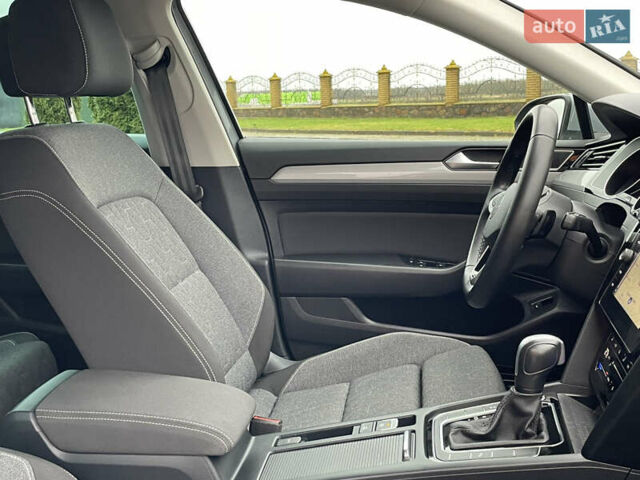 Серый Фольксваген Пассат, объемом двигателя 2 л и пробегом 105 тыс. км за 23599 $, фото 71 на Automoto.ua