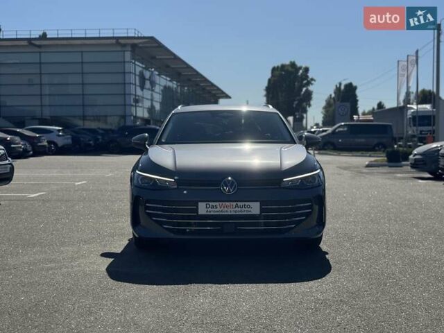 Серый Фольксваген Пассат, объемом двигателя 1.5 л и пробегом 11 тыс. км за 39300 $, фото 1 на Automoto.ua