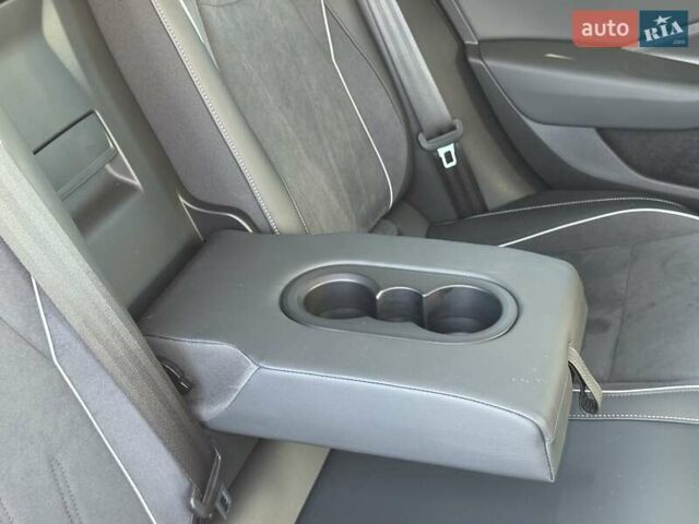 Серый Фольксваген Пассат, объемом двигателя 1.5 л и пробегом 11 тыс. км за 39300 $, фото 24 на Automoto.ua