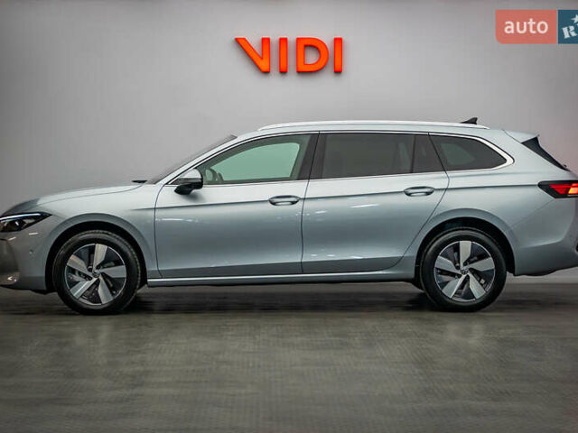 Серый Фольксваген Пассат, объемом двигателя 1.5 л и пробегом 1 тыс. км за 42691 $, фото 2 на Automoto.ua