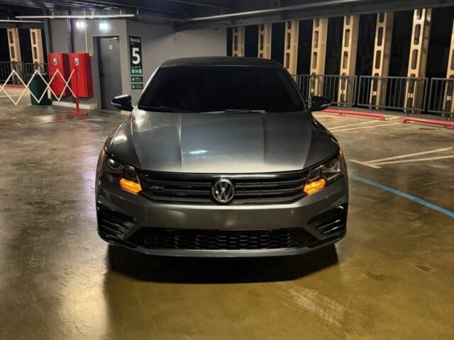 Сірий Фольксваген Пассат, об'ємом двигуна 1.8 л та пробігом 140 тис. км за 15000 $, фото 1 на Automoto.ua