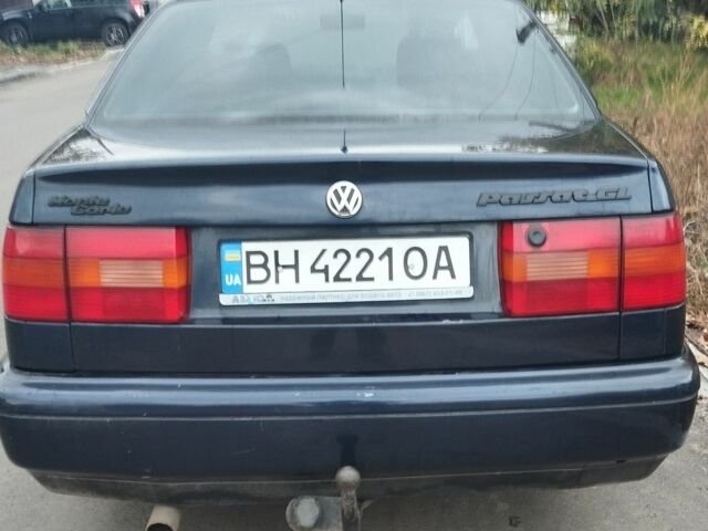 Синий Фольксваген Пассат, объемом двигателя 2 л и пробегом 450 тыс. км за 1900 $, фото 2 на Automoto.ua