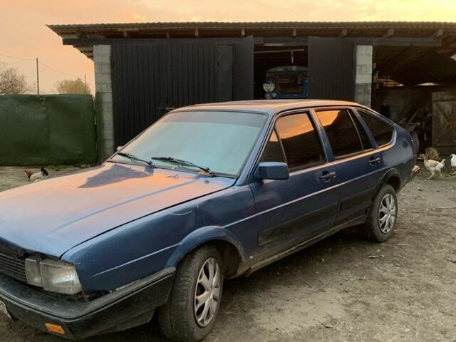 Синий Фольксваген Пассат, объемом двигателя 1.8 л и пробегом 220 тыс. км за 830 $, фото 2 на Automoto.ua