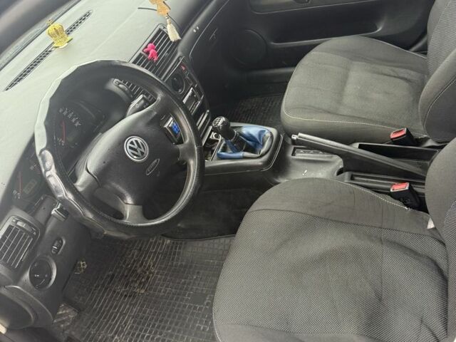 Синий Фольксваген Пассат, объемом двигателя 1.9 л и пробегом 373 тыс. км за 4200 $, фото 3 на Automoto.ua