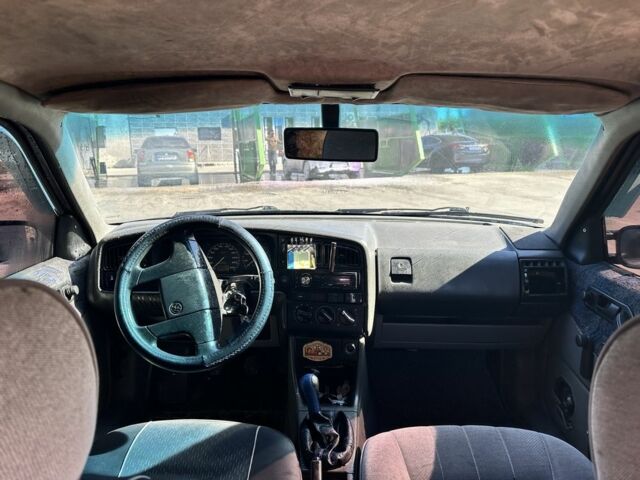 Синий Фольксваген Пассат, объемом двигателя 1.8 л и пробегом 330 тыс. км за 1900 $, фото 4 на Automoto.ua