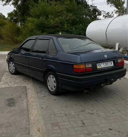 Синій Фольксваген Пассат, об'ємом двигуна 1.8 л та пробігом 270 тис. км за 1900 $, фото 3 на Automoto.ua