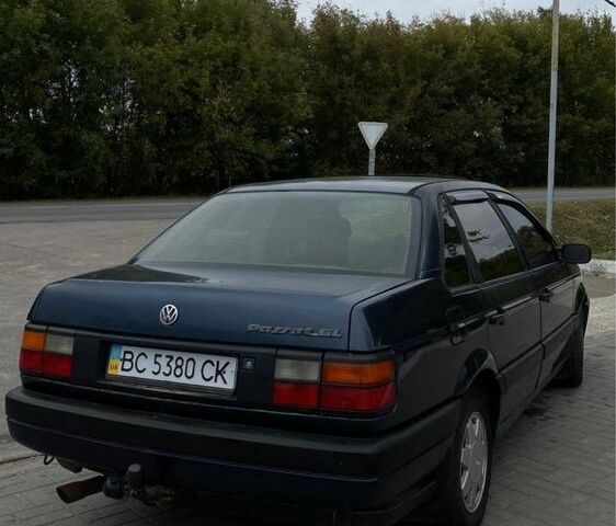 Синій Фольксваген Пассат, об'ємом двигуна 1.8 л та пробігом 270 тис. км за 1900 $, фото 3 на Automoto.ua