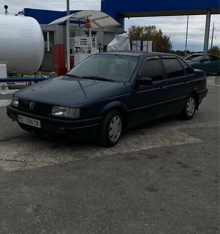 Синій Фольксваген Пассат, об'ємом двигуна 1.8 л та пробігом 270 тис. км за 1900 $, фото 1 на Automoto.ua