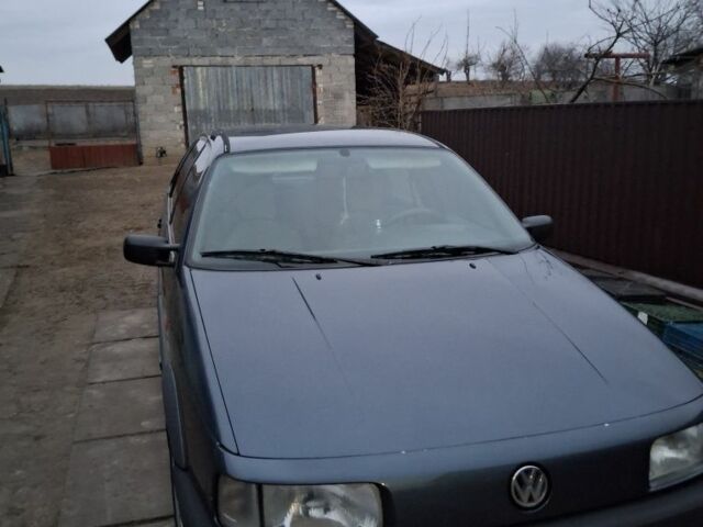 Синий Фольксваген Пассат, объемом двигателя 1.8 л и пробегом 320 тыс. км за 2200 $, фото 1 на Automoto.ua