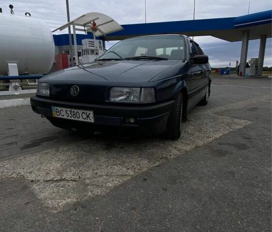 Синій Фольксваген Пассат, об'ємом двигуна 1.8 л та пробігом 270 тис. км за 1900 $, фото 6 на Automoto.ua