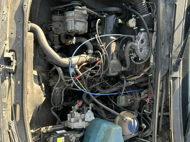 Синий Фольксваген Пассат, объемом двигателя 1.8 л и пробегом 290 тыс. км за 1200 $, фото 5 на Automoto.ua