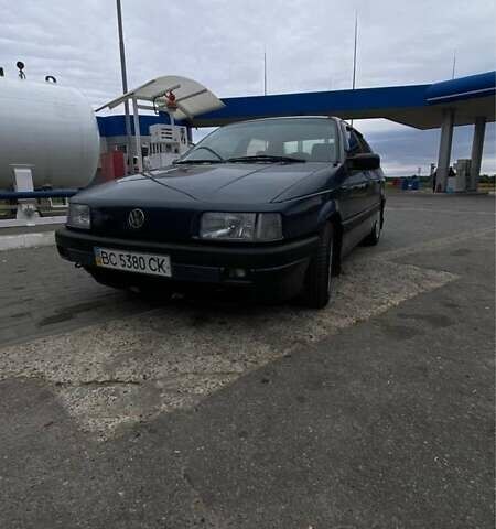 Синій Фольксваген Пассат, об'ємом двигуна 1.8 л та пробігом 270 тис. км за 1900 $, фото 5 на Automoto.ua